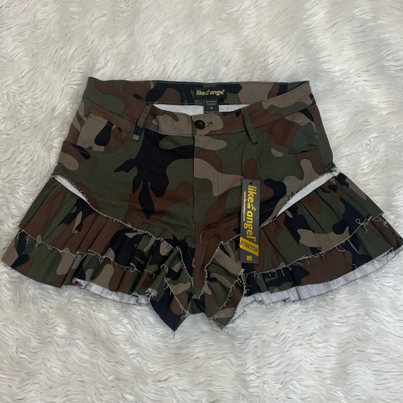 like an angel Pants - NWT Like an Angel Camo Ruffle Leg Shorts